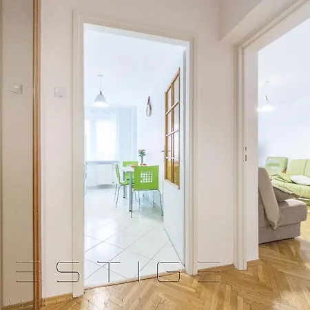 Prestige Muszla Daire Gdynia